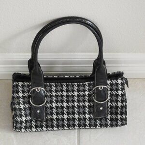 Black and white houndstooth purse